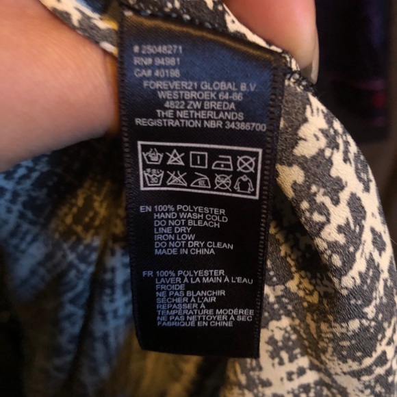 Collard Short Sleeve Abstract Mini Dress - Picture 9 of 9